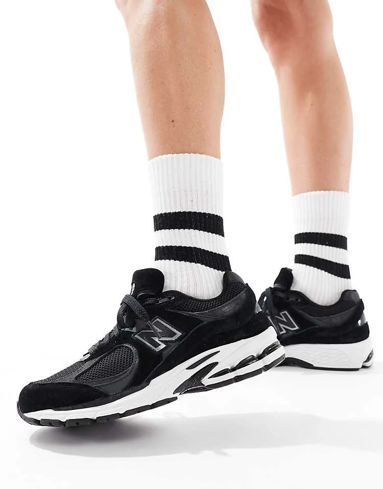 New Balance 2002 Trainers In Black And White For Unisex Black/white 3 New Balance 2002 Trainers In Black And White For Unisex Black/white