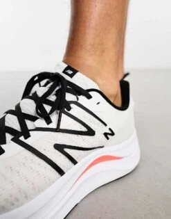 New Balance FCPR Trainers In White For Men 10 New Balance FCPR Trainers In White For Men -New Balance Shop 203664025 4