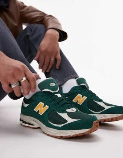 New Balance 2002 Collegiate Trainers In Green And Gold Exclusive At ASOS For Unisex Dark Green
