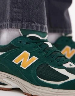New Balance 2002 Collegiate Trainers In Green And Gold Exclusive At ASOS For Unisex Dark Green -New Balance Shop 205433997 4