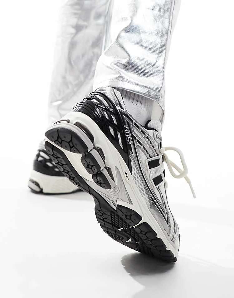 New Balance 1906 Trainers In White And Silver For Men 7 New Balance 1906 Trainers In White And Silver For Men - Image 5