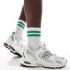 New Balance 530 Trainers In White & Green For Unisex