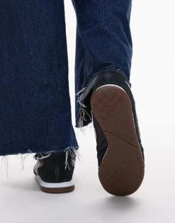 New Balance RC42 Trainers In Black For Unisex -New Balance Shop 206021648 3