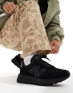 New Balance 370 Trainers In Triple Black For Unisex -New Balance Shop 206661956 1 black 1