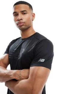 New Balance Essentials Run T-shirt In Black For Men -New Balance Shop 207148373 1 black 1