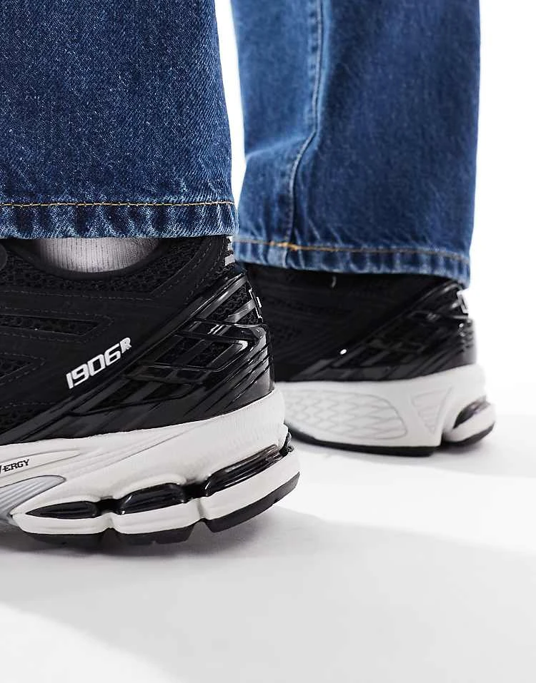 New Balance 1906R Trainers In Black For Men 6 New Balance 1906R Trainers In Black For Men - Image 4