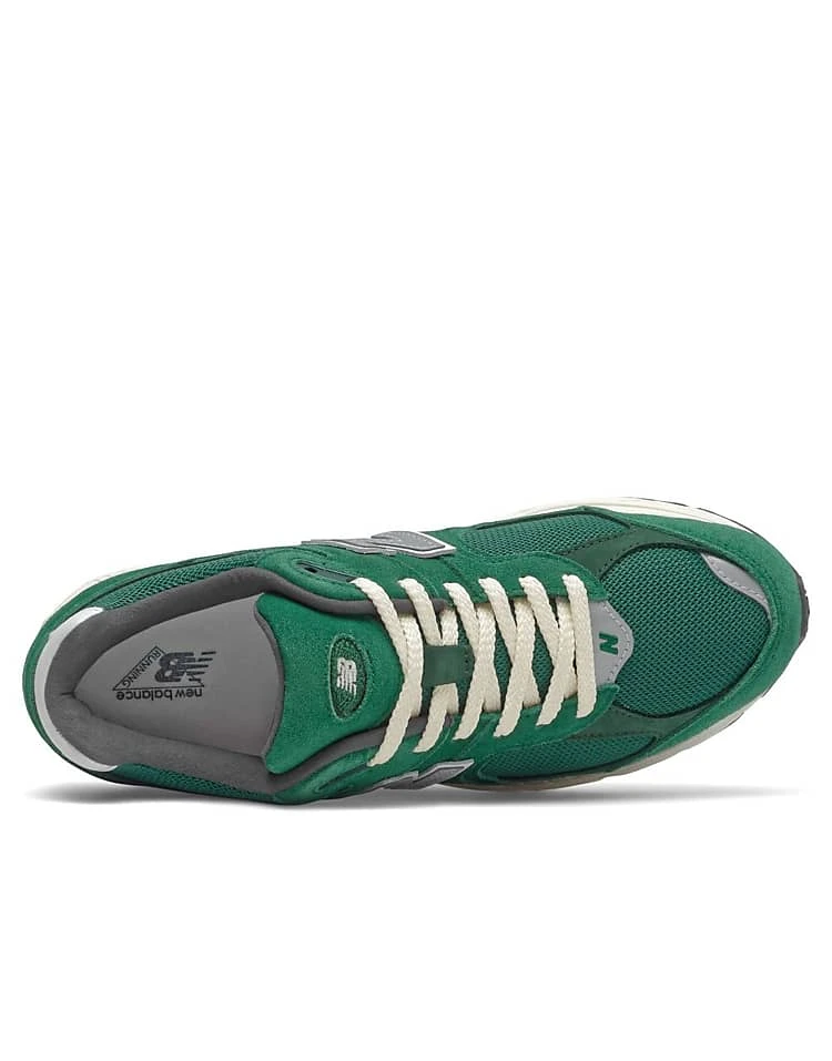 New Balance 2002r Trainers In Green For Men 6 New Balance 2002r Trainers In Green For Men - Image 4