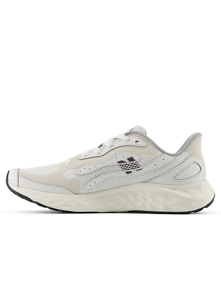 New Balance Fresh Foam Arishi V4 Tiralux Trainers In Nb White For Men 5 New Balance Fresh Foam Arishi V4 Tiralux Trainers In Nb White For Men - Image 3